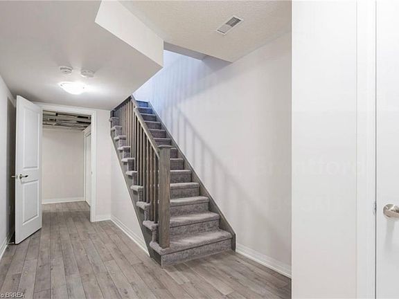 4th image of 585 Colborne St E #810