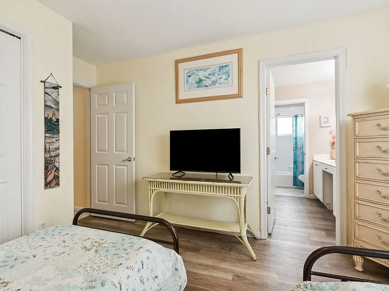 2919 S Fletcher Ave — Photo 12