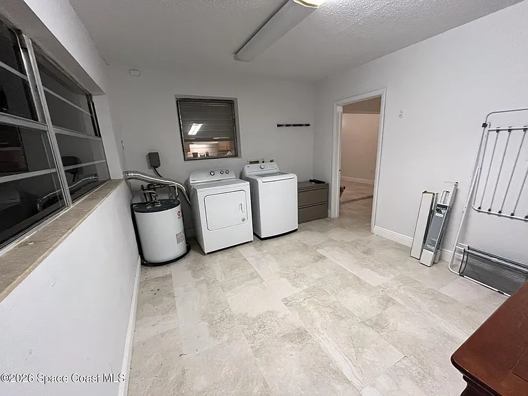 303 Princeton Ave — Photo 34