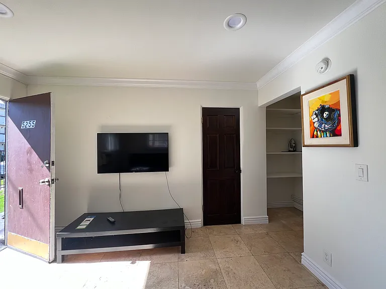 5255 Denny Ave — Photo 20