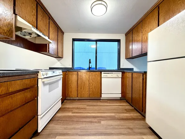 4461-4463 SW Garden Home Rd, Portland, OR 97219