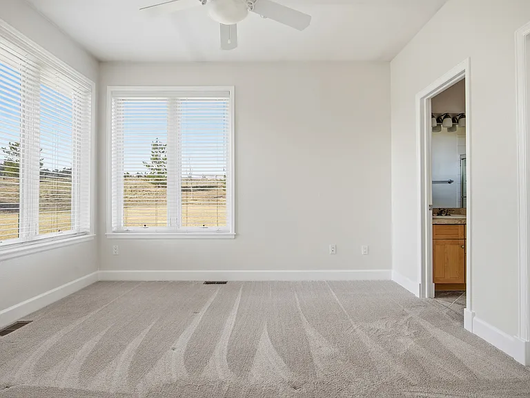 10443 Sunlight Dr — Photo 19