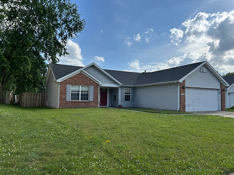 1509 Shining Armor Ln — Photo 1