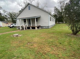 257 S Main St, Surrency, GA 31563