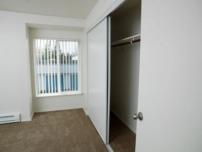 Meadow Ridge Apartments — Photo 20