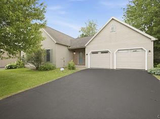 8413 Sugar Pine Cir, Liverpool, NY 13090