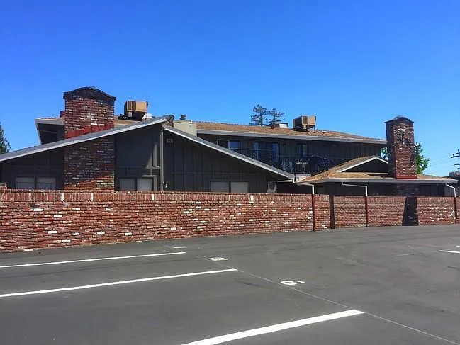 Building Photo - 2313 Villanova Cir