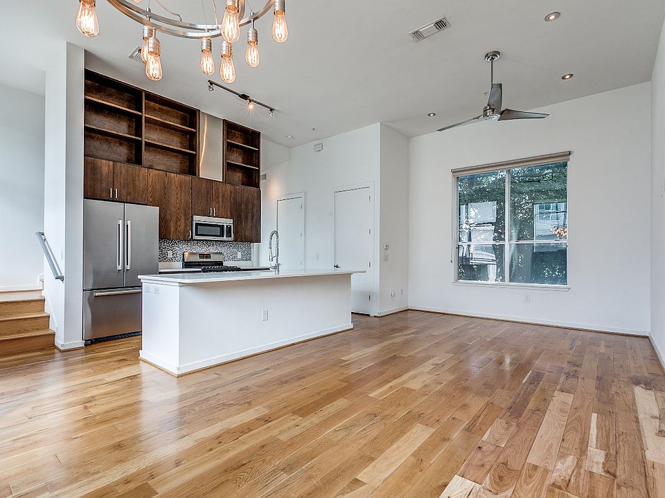 1st image of 1120 E Quincy St #1