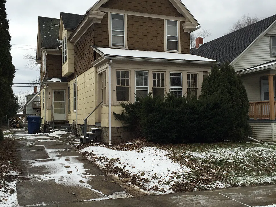 162 Heath St