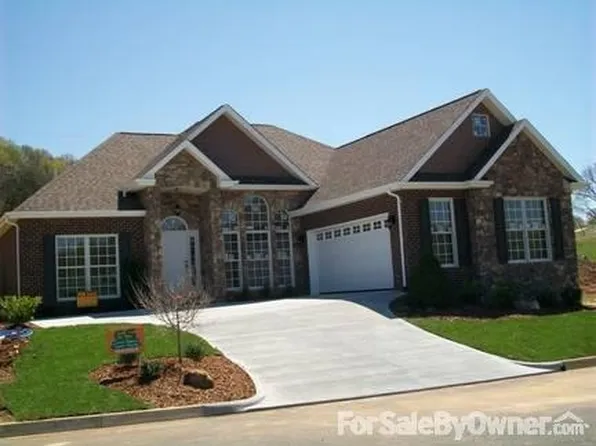 1211 Downing Pl, Kingsport, TN 37664