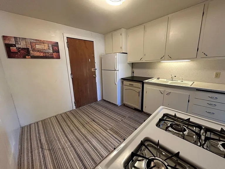 821 W Main St. — Photo 13