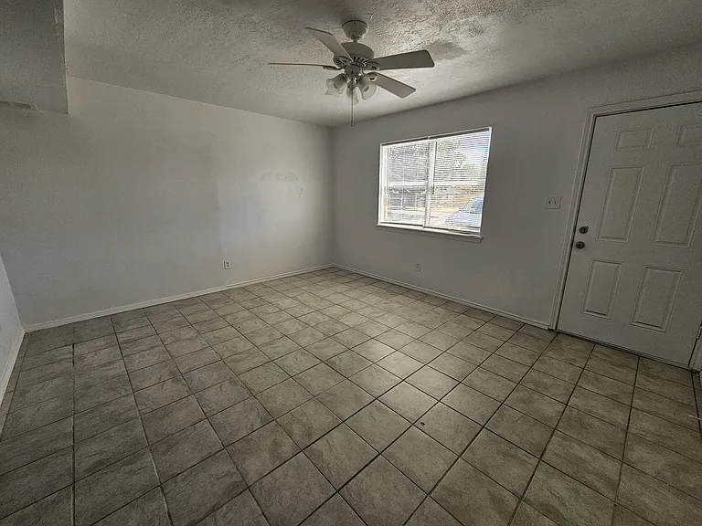 2631 SW H Ave #A — Photo 5