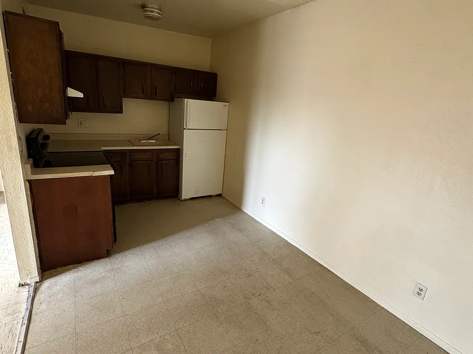 2417 N Geronimo Ave #2