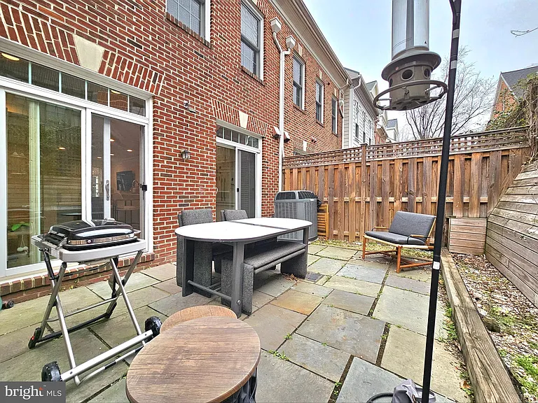 315 Hearthstone Mews — Photo 18