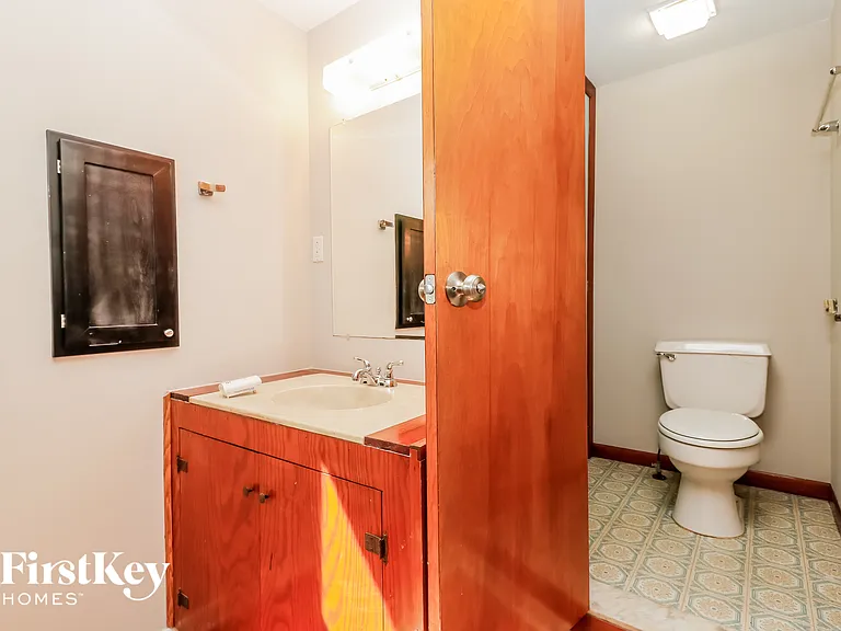 1448 Manor Blvd — Photo 11