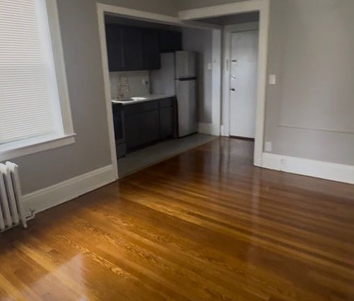 4th image of 758 Jersey Ave APT E6