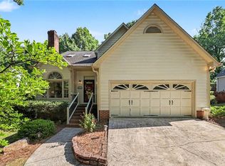 6313 Lakebend Ct, Greensboro, NC 27410