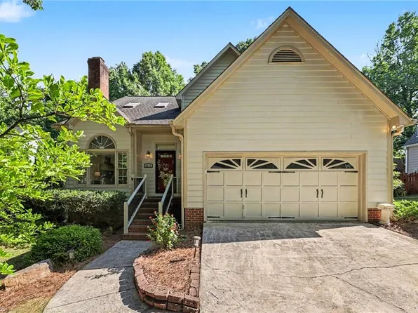 6313 Lakebend Ct, Greensboro, NC 27410