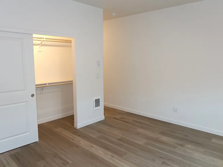 723 Elkins Way SE — Photo 31