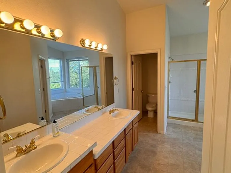 10100 Zermatt Cir — Photo 17