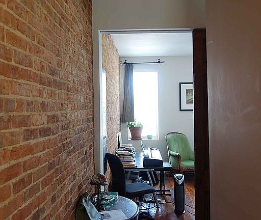 3rd Floor Apt 1 Bed / 1 Bath