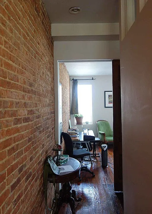 3rd Floor Apt 1 Bed / 1 Bath