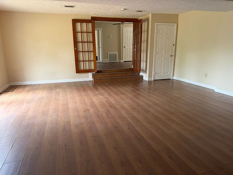 222 N Gray Ave — Photo 10