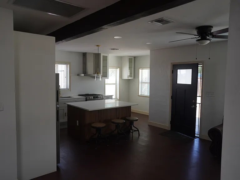 915 E Pastime Rd — Photo 5