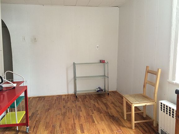 5th image of 79 Meserole St APT 3