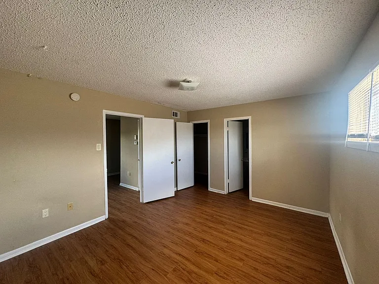 3102 Atkinson Ave — Photo 7
