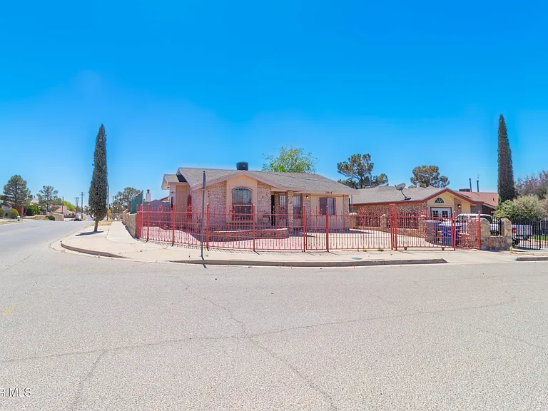 12056 Bellows Ct — Photo 6