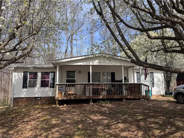 2205 Luffman Rd, Ronda, NC 28670