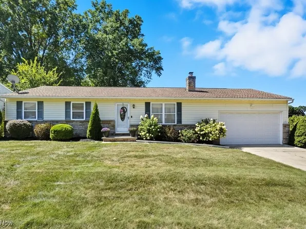 2072 Issaquah St, Cuyahoga Falls, OH 44221