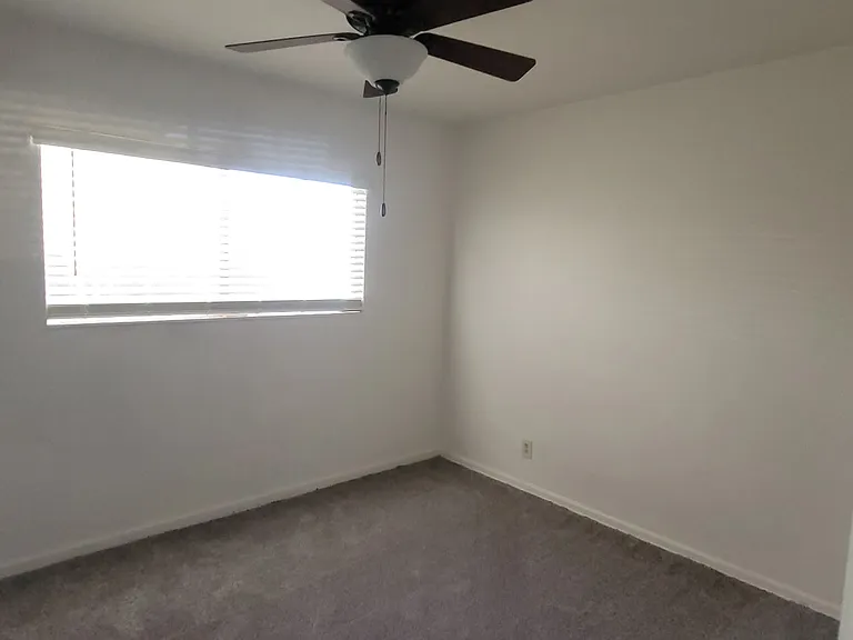 616 N Freestone Cir — Photo 25