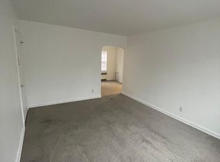 16345 Van Aken Blvd APT 2A, Cleveland, OH