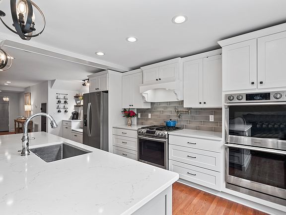 4th image of 51 Stocker Dr