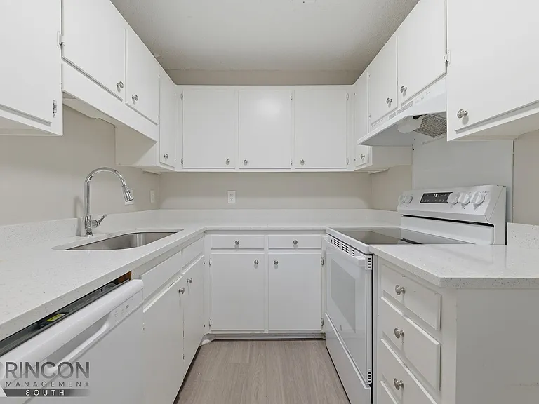 900 E Estates Blvd #930B — Photo 19