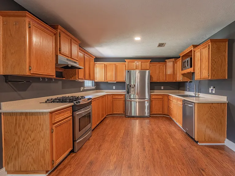 501 Calhoun Dr — Photo 7
