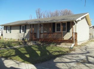 233 E 1st Ave, Garnett, KS 66032