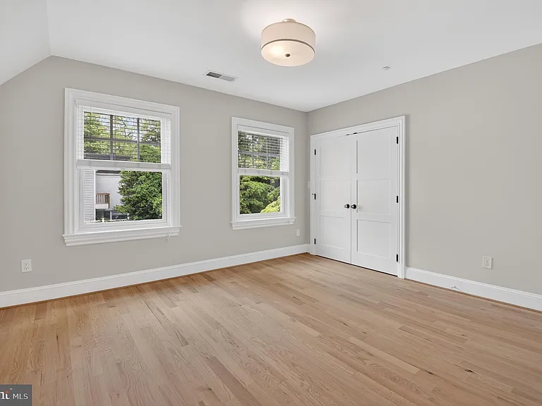 5718 Huntington Pkwy — Photo 57