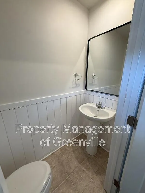 3 bed, 2.5 bath, 1210 sqft, $1,695 — Photo 3