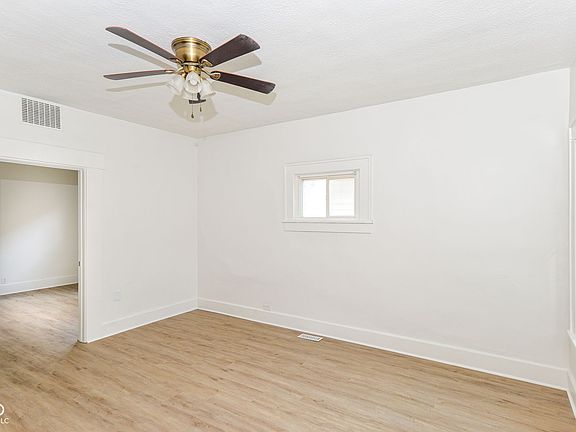 3rd image of 1155 Nelson Ave