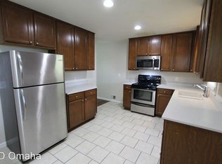 3668 Summit St, Omaha, NE 68112