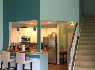 12491 Hayes Ct Unit 401, Fairfax, VA 22033