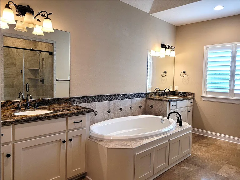 1508 Fowler St — Photo 32