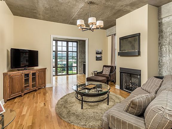 5th image of 417 Frazier Ave APT 304