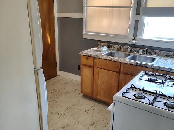 5917 S Wallace Rd, Hammond, IN 46320