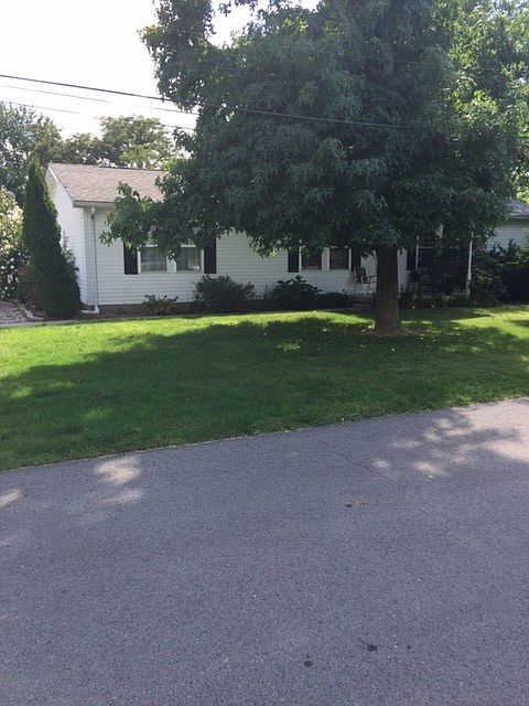 2nd image of 290 W North St