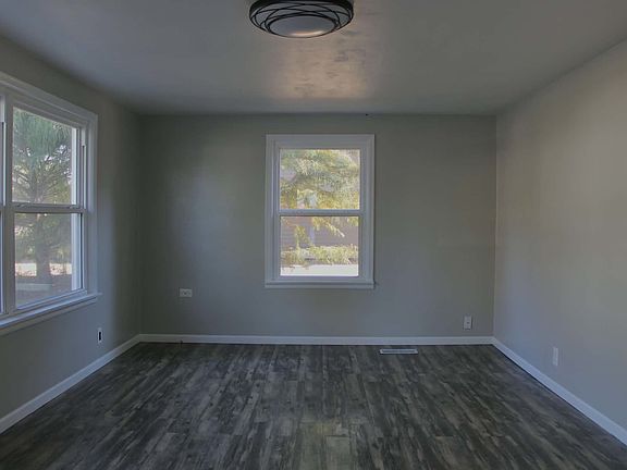 4th image of 925 Airport Rd