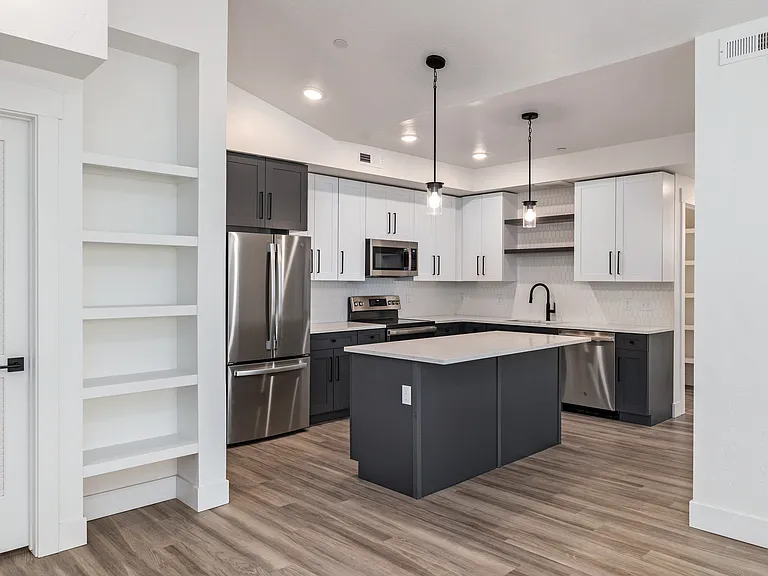 Olivia Apartments — Photo 30